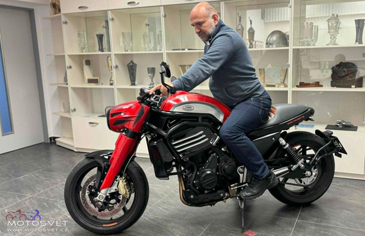 Jawa 730 Sport Cruiser - prototyp 730 ccm motoru v 