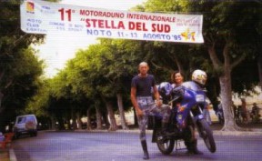 Srpen 1995, Sicílie - Noto, mezinárodní sraz. (26.480 km)